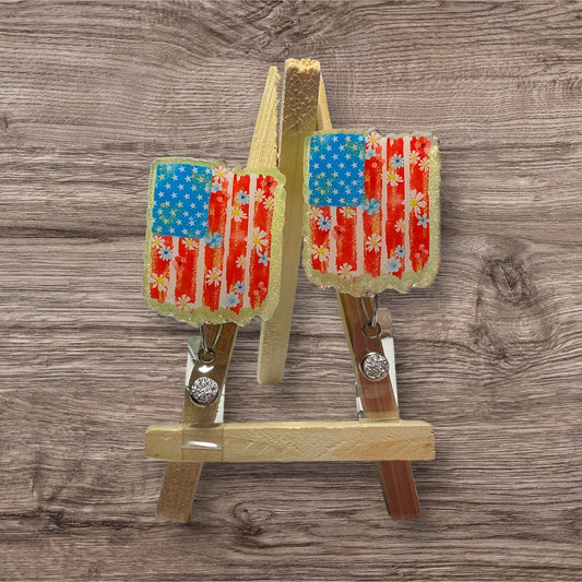 Daisy American Flag Badge Reel